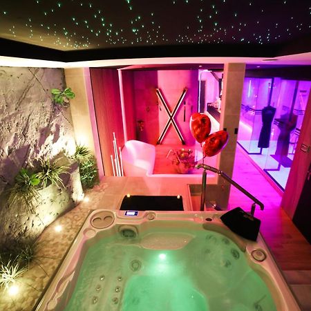 Les Secrets Rooms - Bonneval - Love Room - Spa Et Hammam Privatif 外观 照片