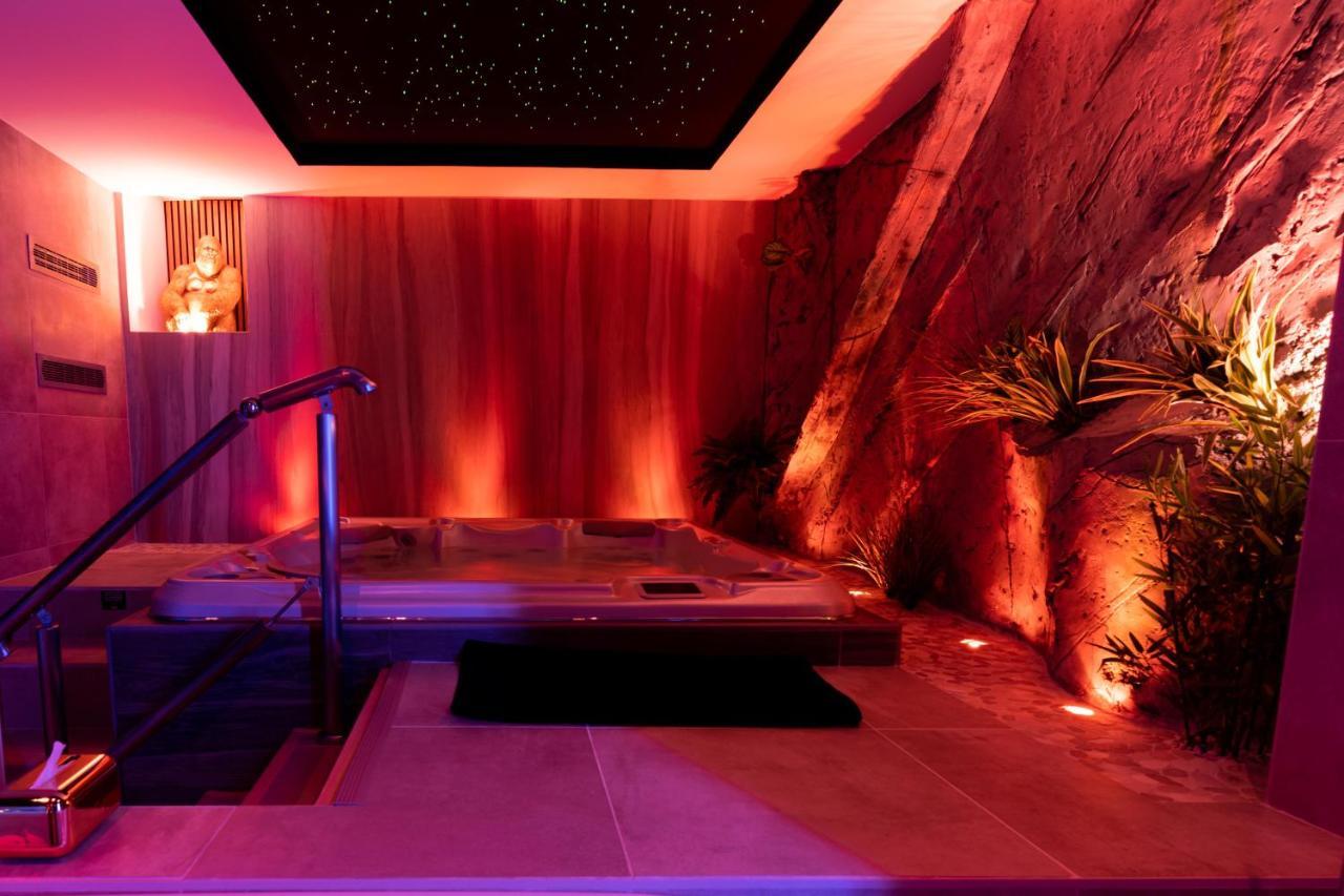 Les Secrets Rooms - Bonneval - Love Room - Spa Et Hammam Privatif 外观 照片
