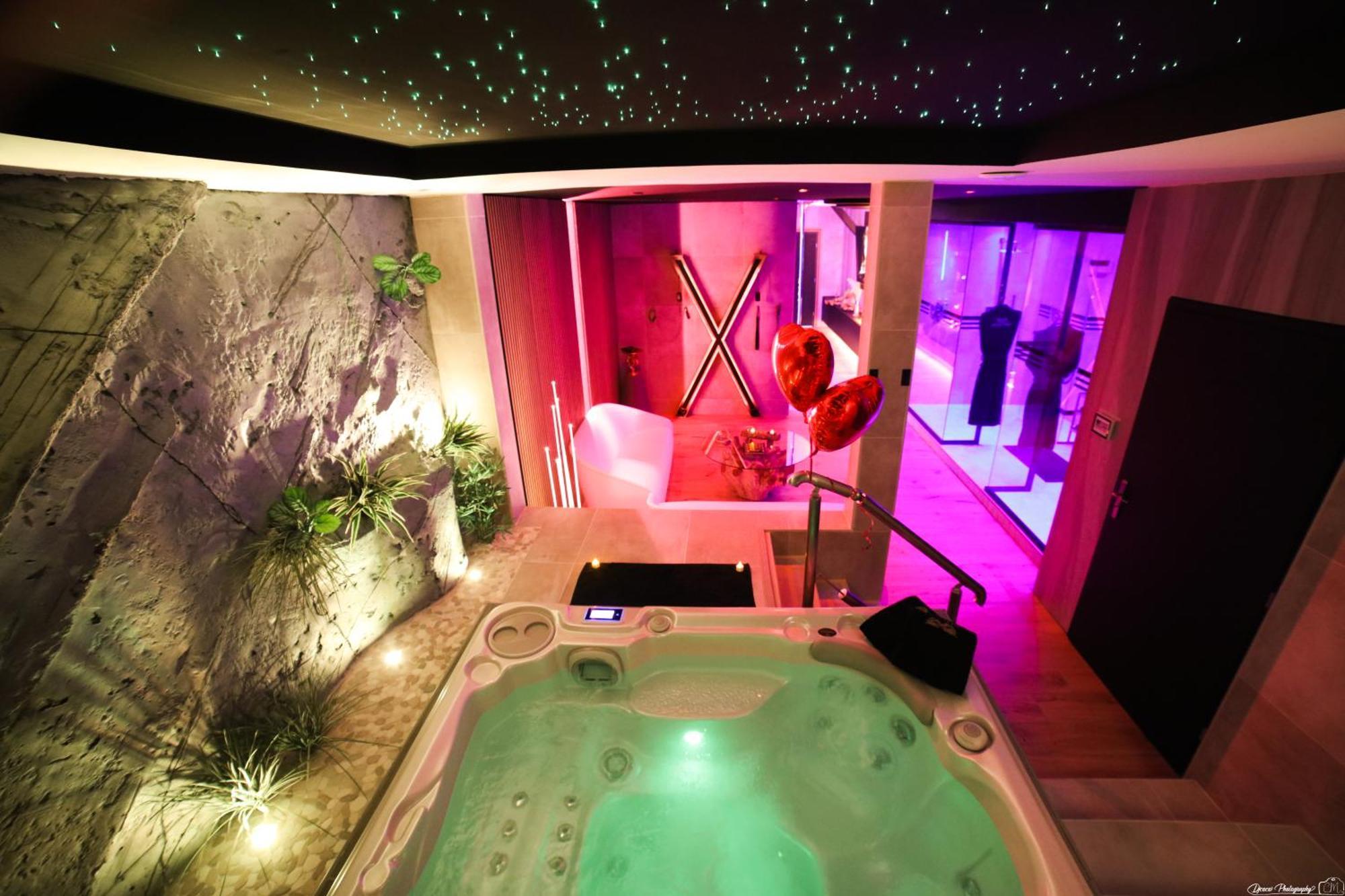Les Secrets Rooms - Bonneval - Love Room - Spa Et Hammam Privatif 外观 照片