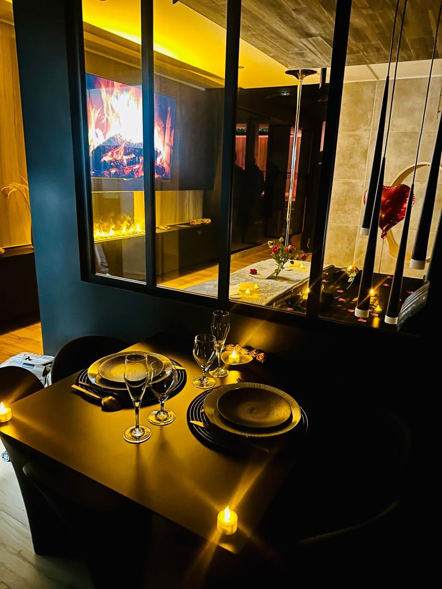 Les Secrets Rooms - Bonneval - Love Room - Spa Et Hammam Privatif 外观 照片